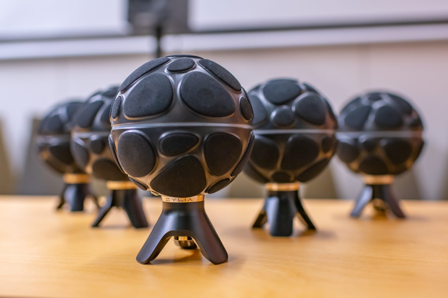 Navigable spatial audio experience with new microphones